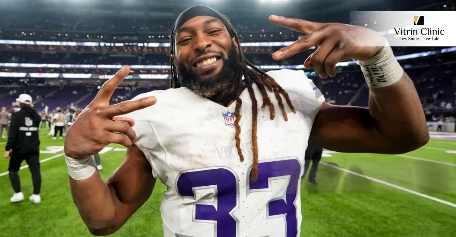 Aaron Jones smile