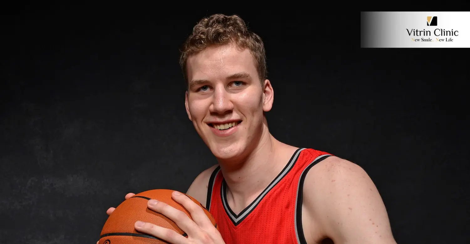 Jakob Poeltl smile
