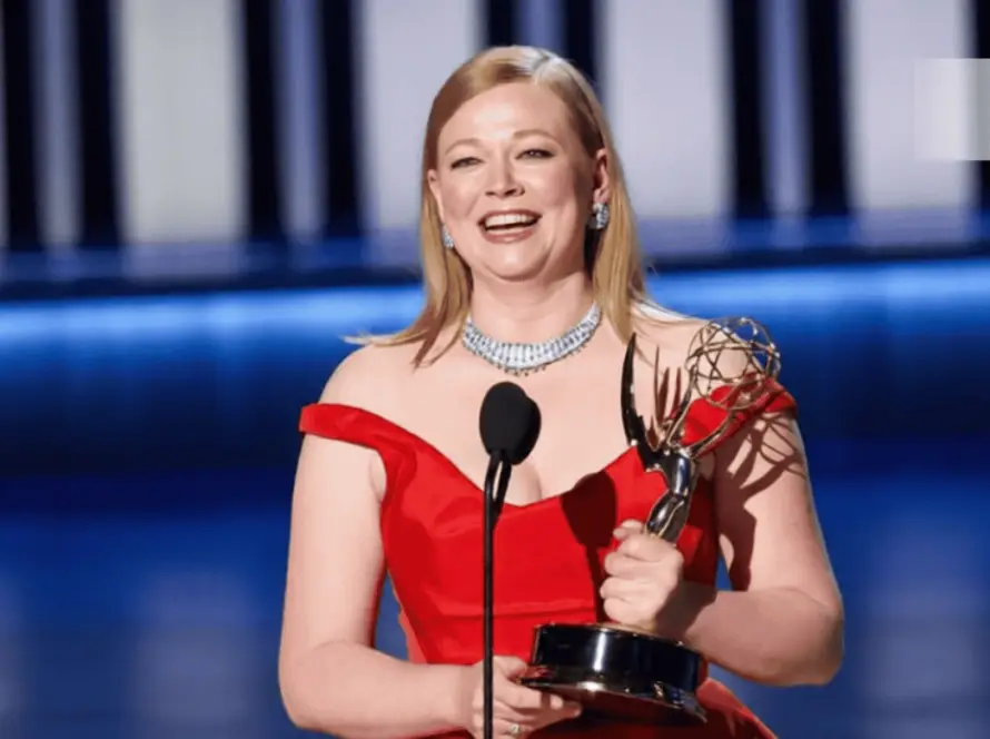Sarah Snook smile