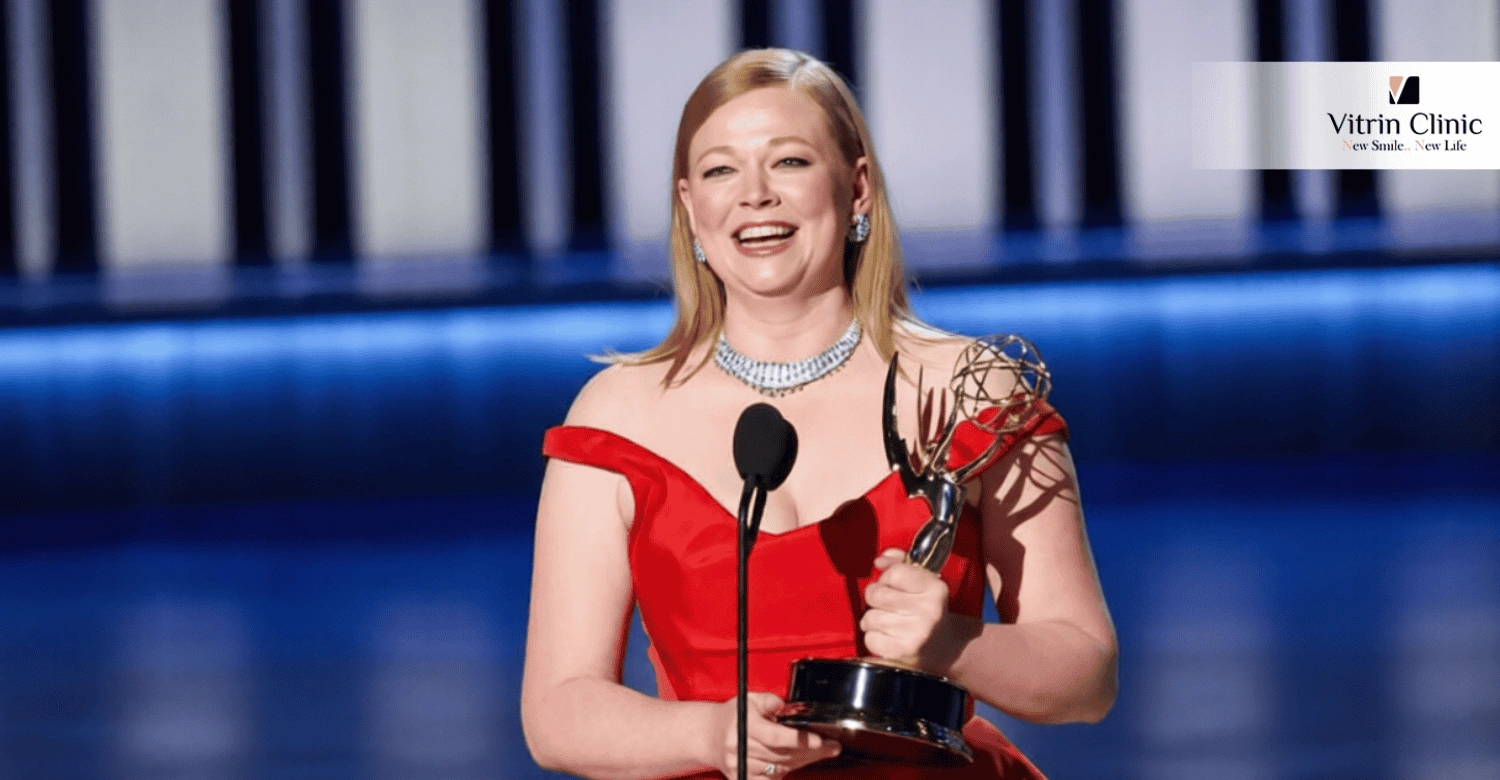Sarah Snook smile