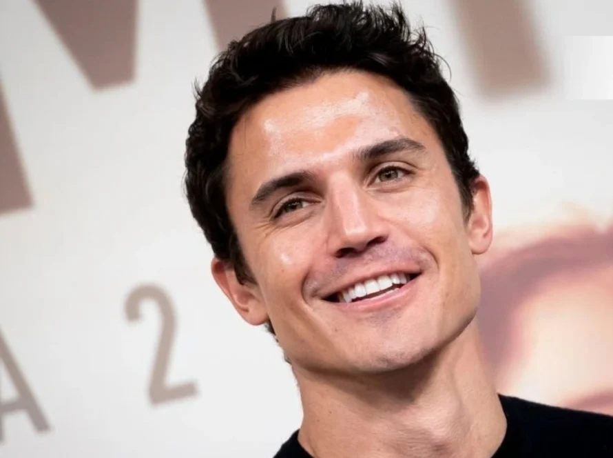 Sonrisa de Álex González
