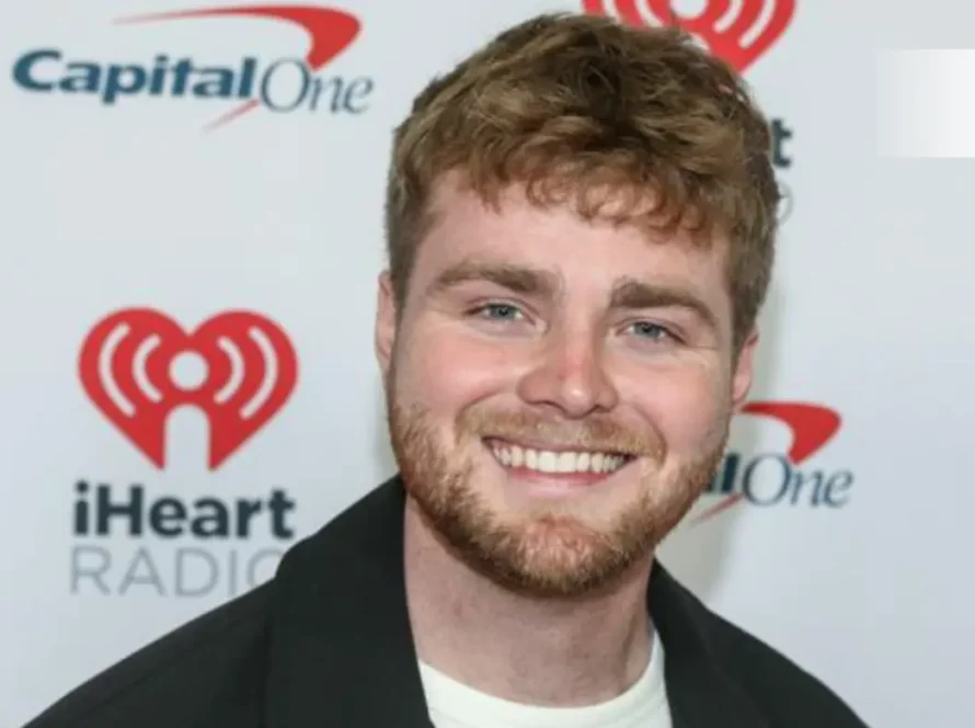 Alex Warren Smile