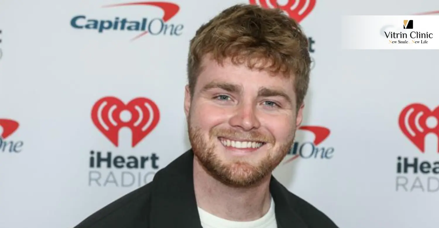 Alex Warren Smile