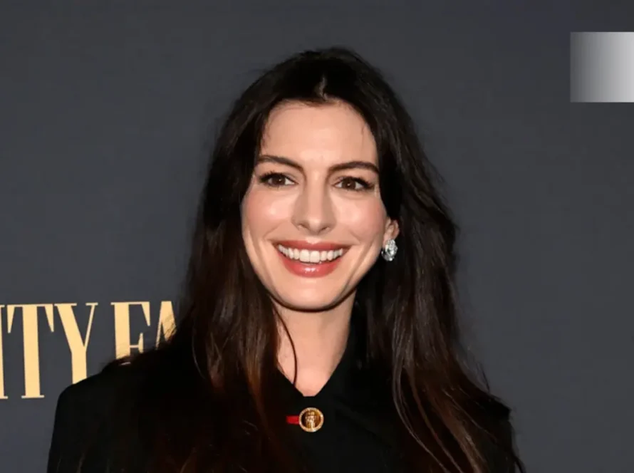Anne Hathaway Smile