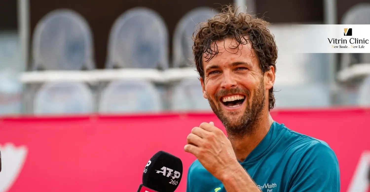 sorriso de João Sousa