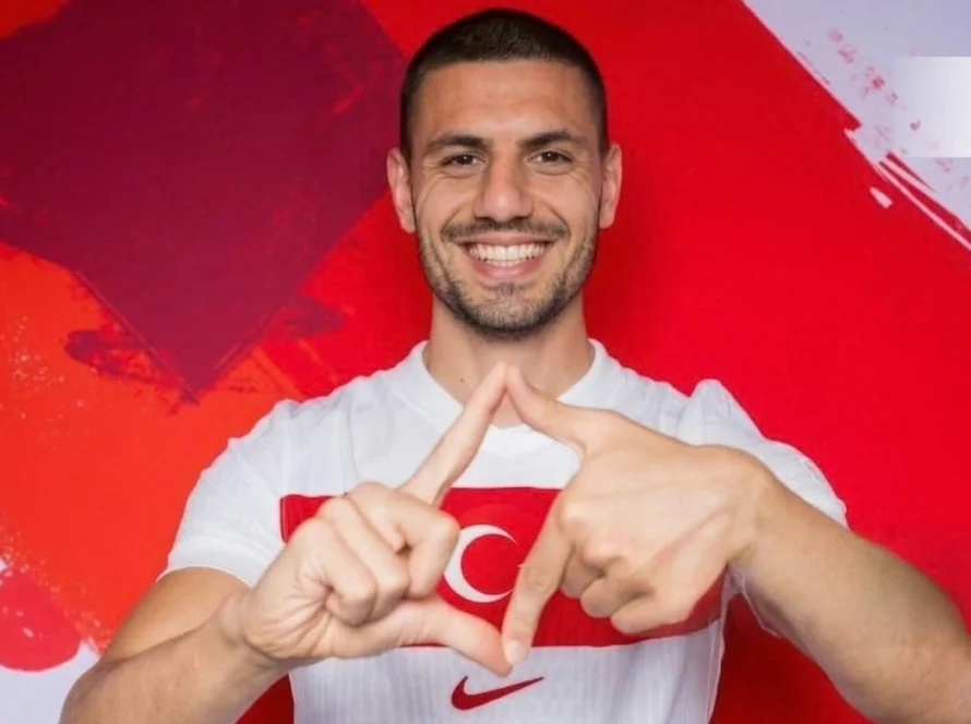 Merih Demiral Gülüşü