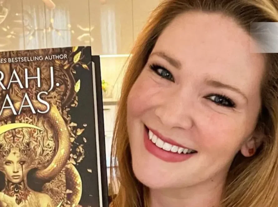 Sarah J. Maas Smile